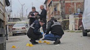 Başakşehir’de kaportacıya silahlı saldırı: 3 yaralı