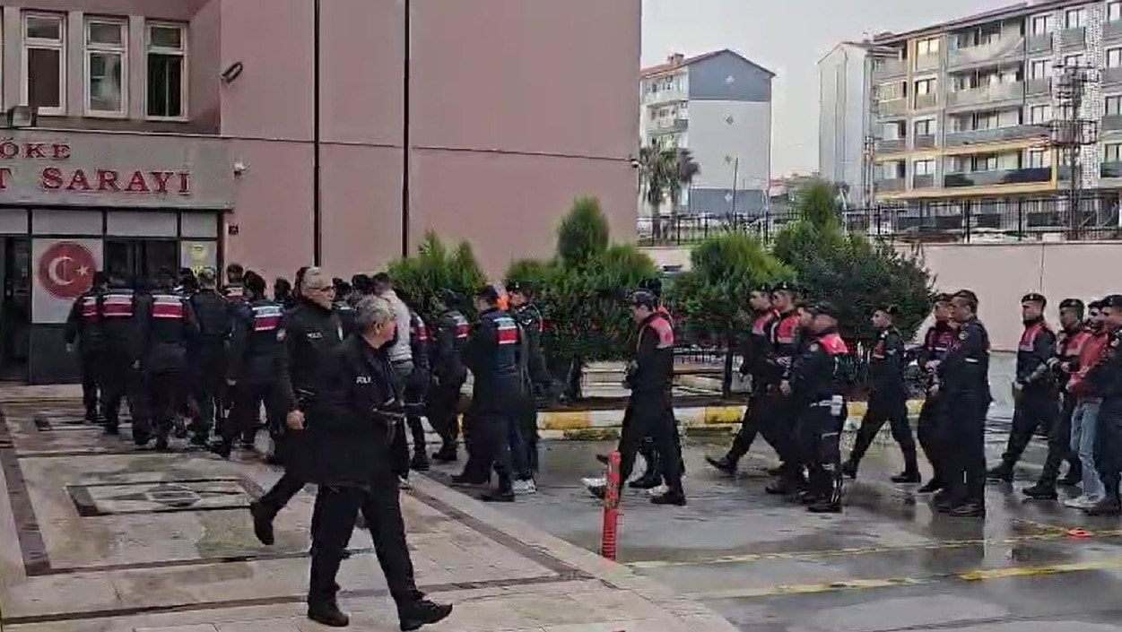 Sahte faturalarla yüz milyonlarca lira götürmüşler... 18 gözaltı