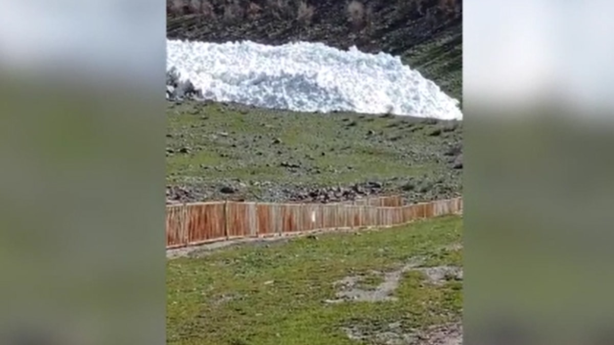 Şırnak’ta çığ düşme anı kamerada