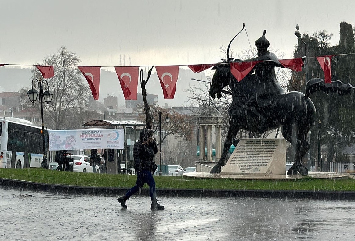 Tekirdağ'da dolu yağışı etkili oldu