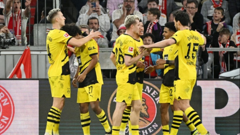 Dortmund, Bayern Münih'i 10 yıl sonra deplasmanda yıktı
