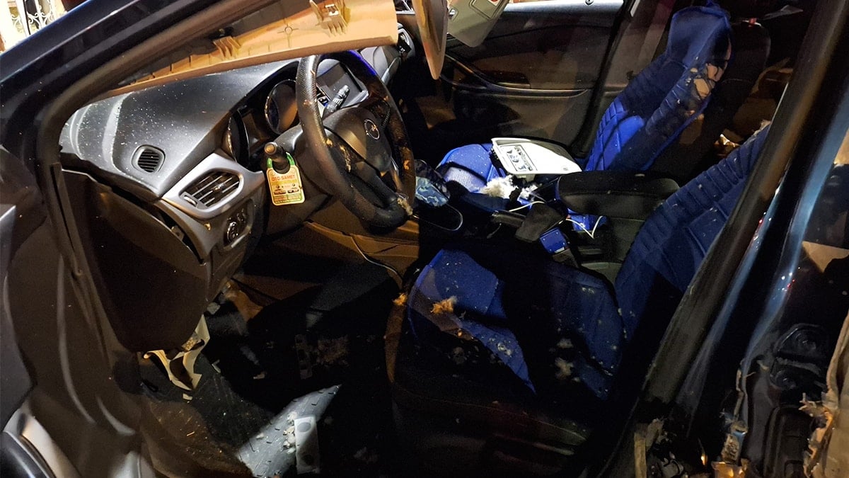 Muş'ta park halindeki otomobilde patlama meydana geldi! 2jpg 7rH3Q668AEmiCH4wQ4wSBQ