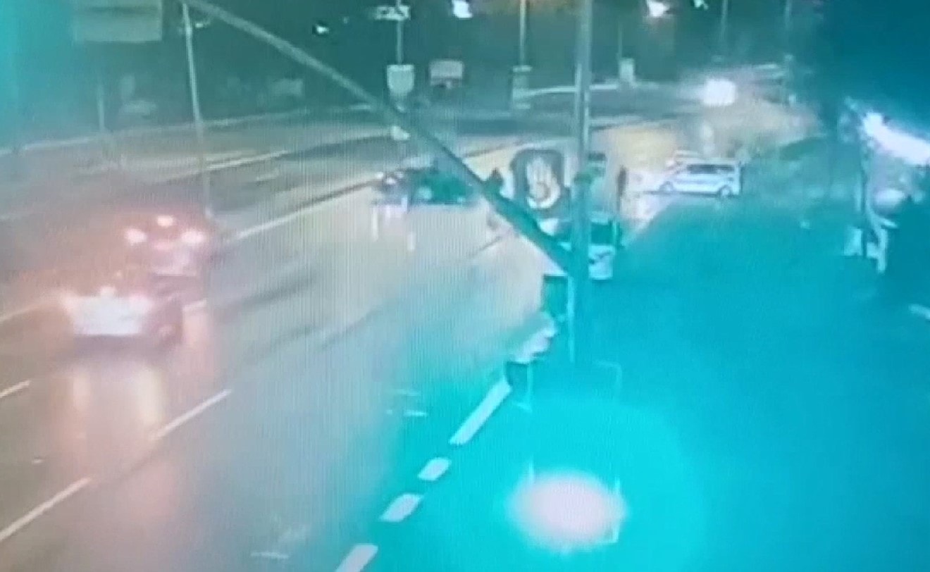 'Dur' ihtarına uymadı, polise çarptı kaçtı