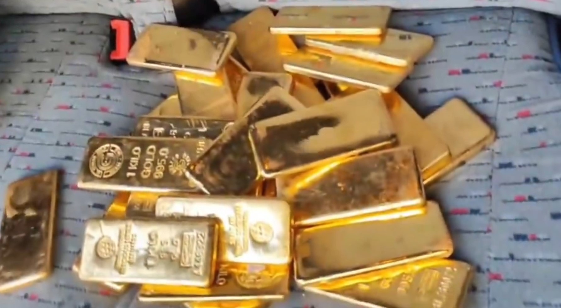 Aracın her yerinden altın çıktı