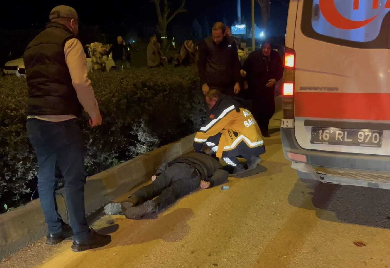 Kaza yapan araç savruldu, motosikletli hayatını kaybetti