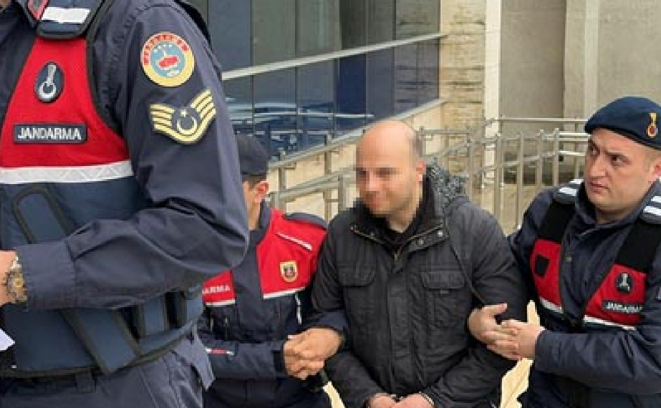 'Hepinizi Hakkari'ye sürdürürüm' diyerek direndi, gözaltına alındı