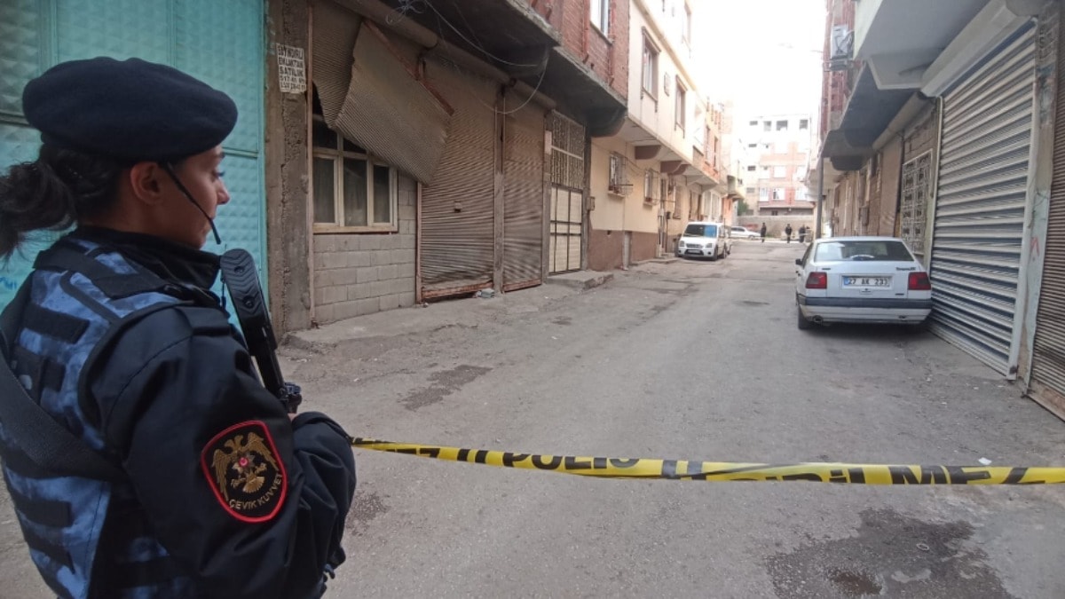 Çocuklar tartıştı, aileler birbirine girdi: 1 ölü, 1 yaralı