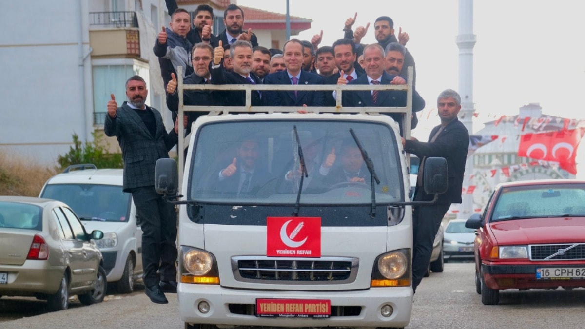 Erbakan'dan 30 yıl sonra aynı poz