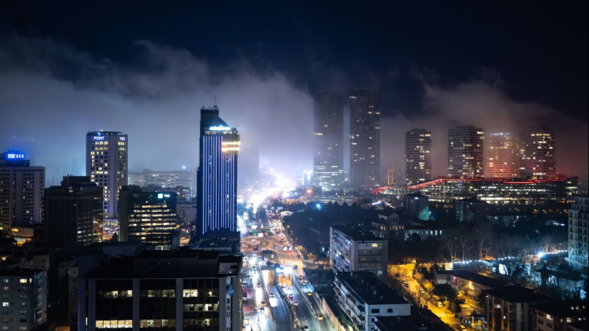 İstanbul'da sis etkili oluyor