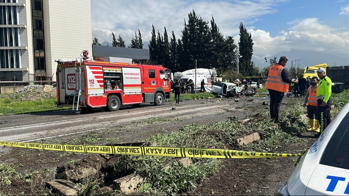 Hatay'da katliam gibi kaza: Çok sayıda ölü ve yaralı var