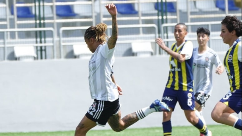 Kadın futbolundaki derbide Beşiktaş Fenerbahçe'yi mağlup etti