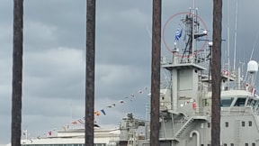 Yunan gemisi İzmir'de Türk bayrağı çekmedi