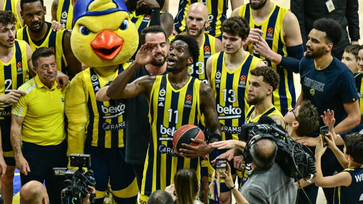 Euroleague'de Hayes-Davis rekor kırdı, Fenerbahçe Beko farklı kazandı