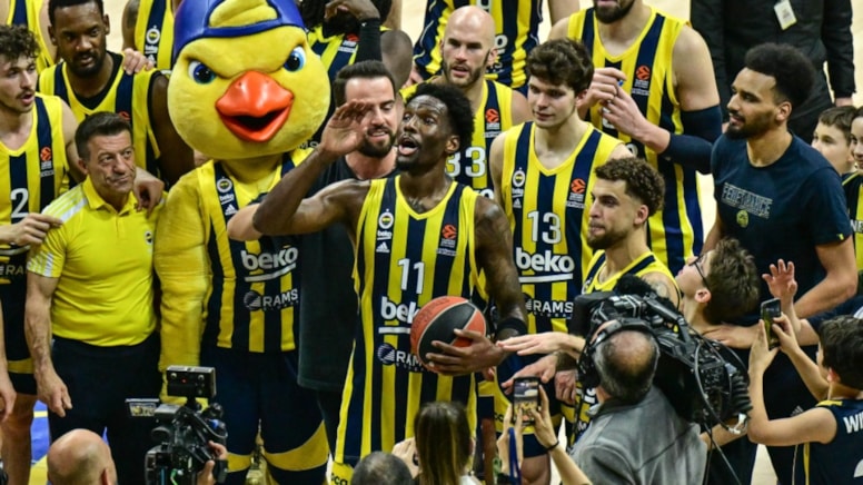 Euroleague'de Hayes-Davis rekor kırdı, Fenerbahçe Beko farklı kazandı