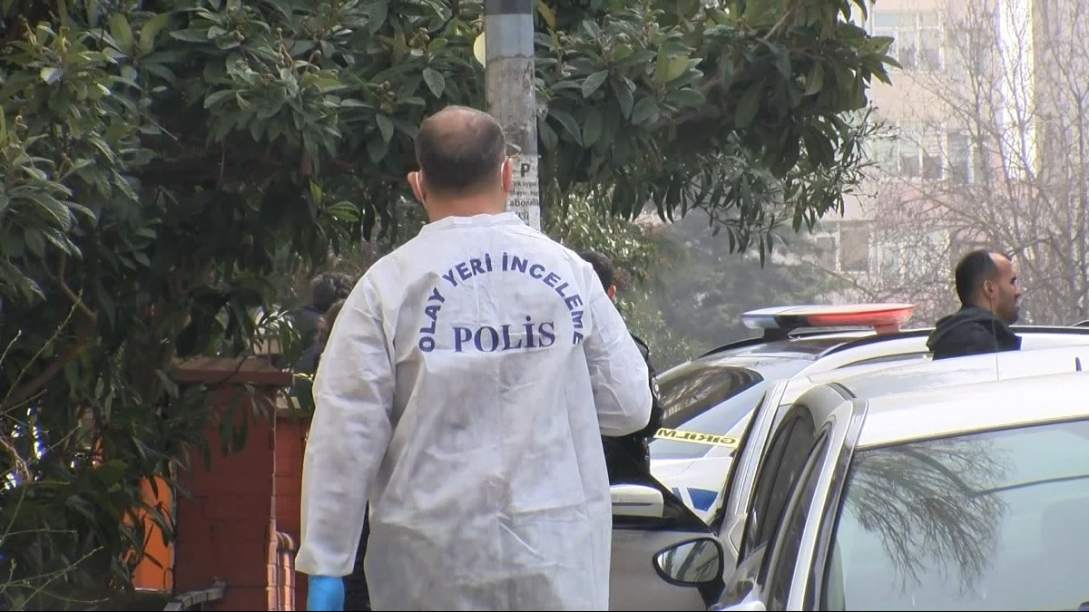 İstanbul'da lüks araç içerisinde ölü bulundu