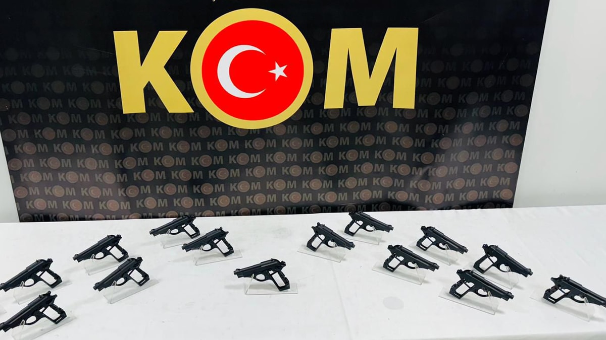 Araçta 15 tabanca bulundu, serbest kaldı