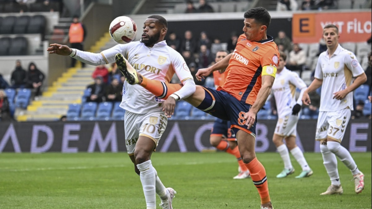 Başakşehir, 10 kişilik Samsunspor'u tek golle yıktı