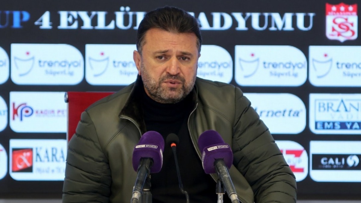 Sivasspor'un hocası Bülent Uygun: Ali Şansalan, Alanyasporlu futbolcularla sarmaş dolaştı