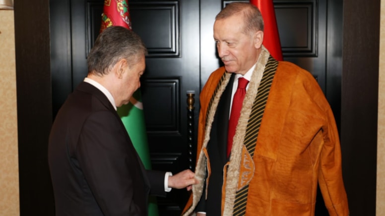Erdoğan'a 'Türkmen Halkının Fahri Aksakalı' ünvanı