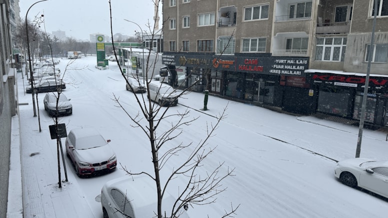 Doğu Anadolu'da kar yağışı etkili oldu, şehirler beyaza büründü