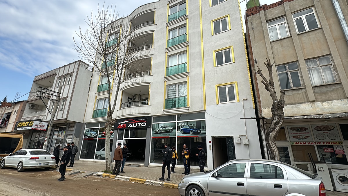 Yaşlı adam asansörde ölü bulundu