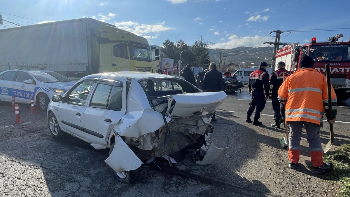 Bolu'da zincirleme kaza: 3 yaralı