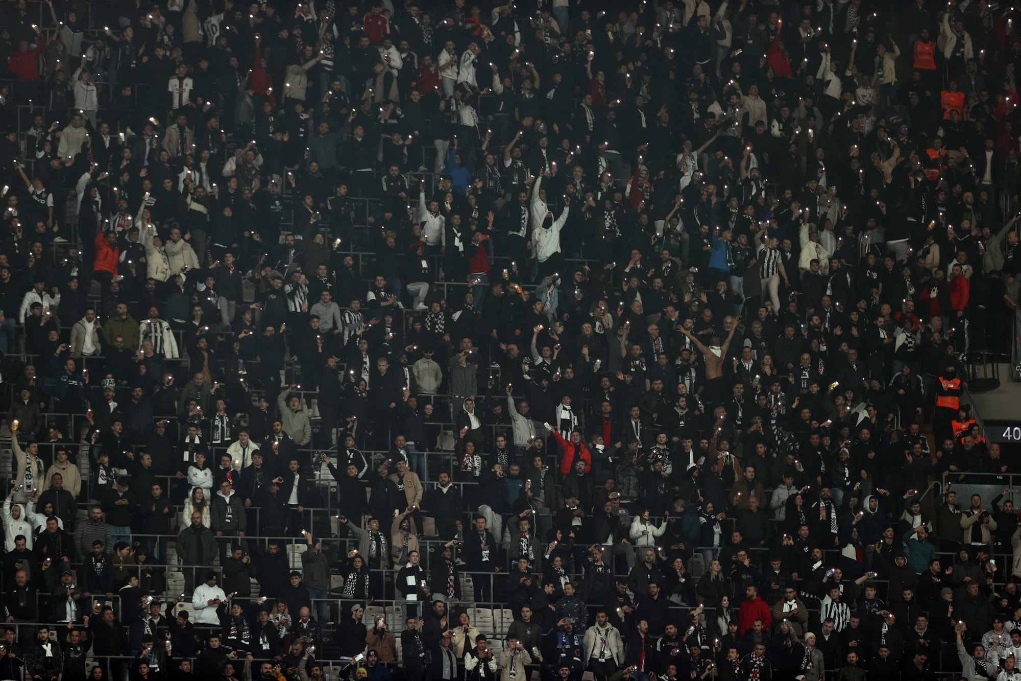 Beşiktaş'a derbi desteği