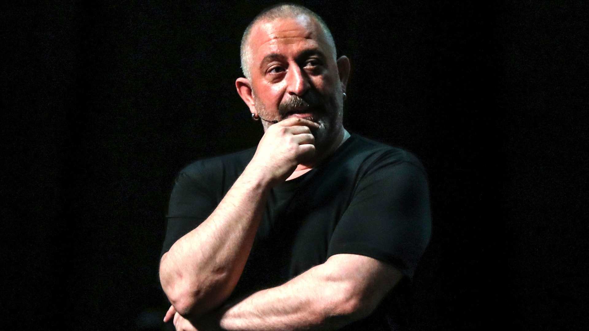 Cem Yılmaz'dan 'Kuvvetli Bir Alkış' yorumu