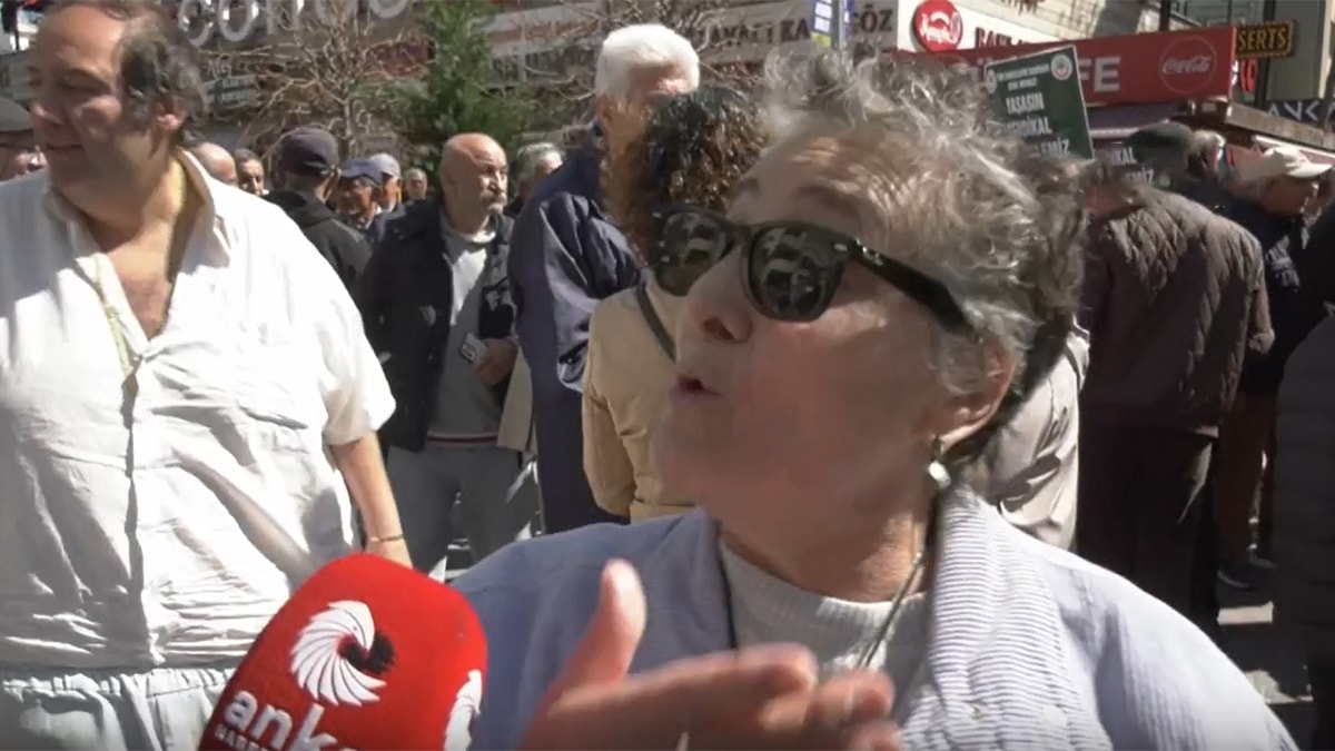 Emeklilerden 3 bin TL isyanı: Utanmadan ikramiye diye...