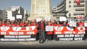 Emekliler Ankara'da hükümete tepki gösterdi