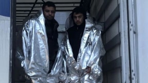 TIR'da alüminyum folyo kaplı göçmenler yakalandı