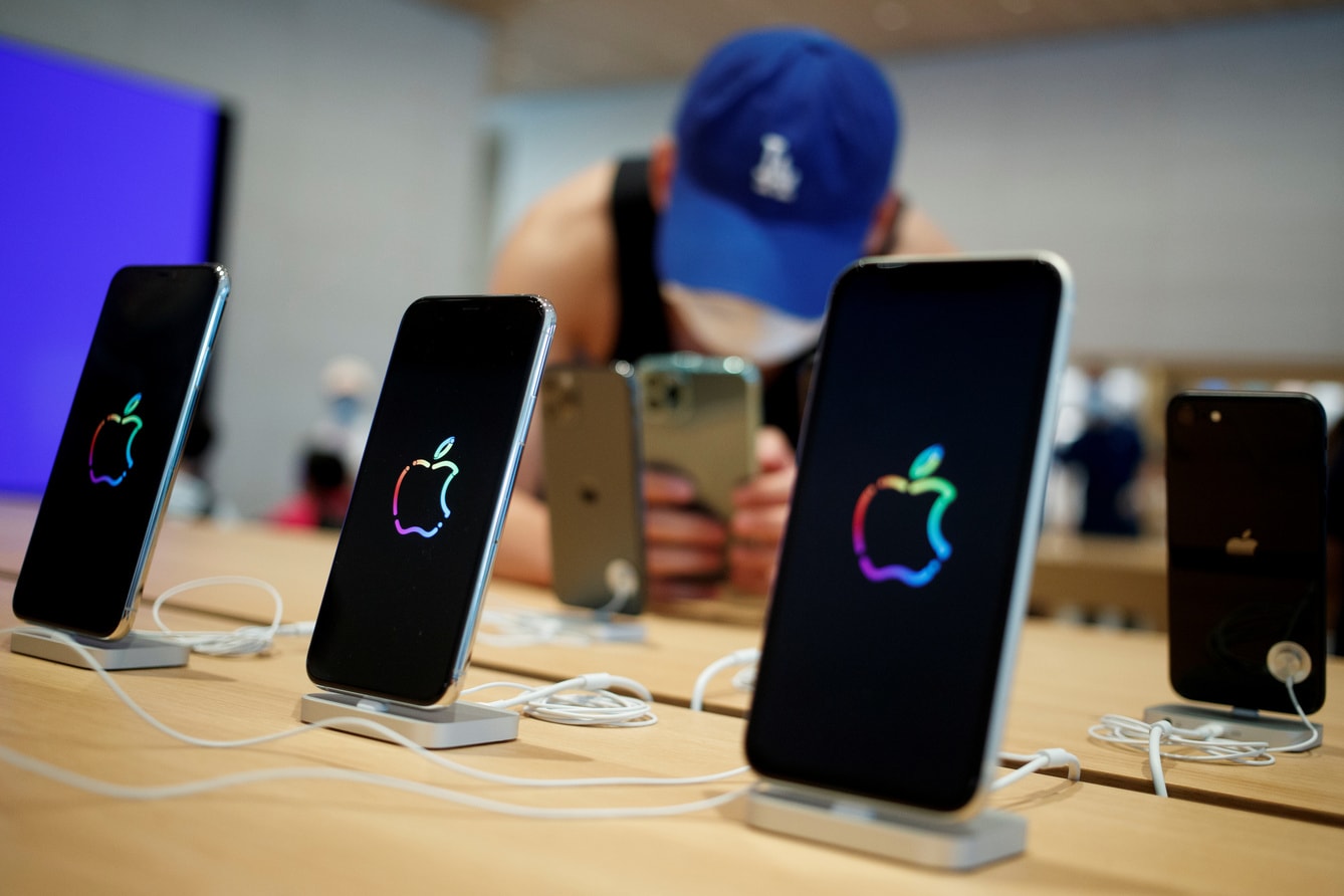 Apple'ın geliri azaldı