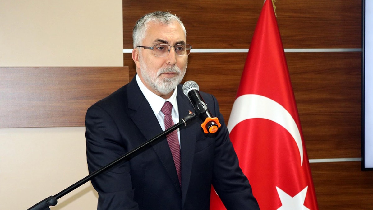 Bakan Işıkhan: İşsizlik oranı son 10 yılın en düşük seviyesinde