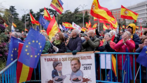 İspanya'da aşırı sağ sokağa döküldü: 'Katalanlara affa hayır'