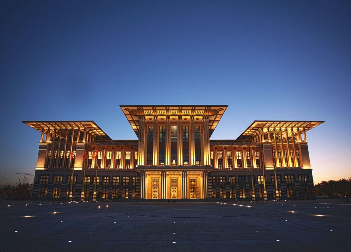 Saray 1 ayda 145 bin 480 emeklinin maaşını yedi!