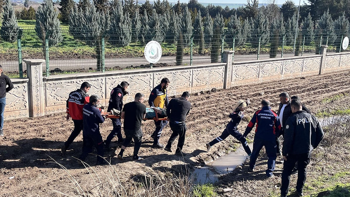 Diyarbakır'da öğrenci servisi şarampole uçtu