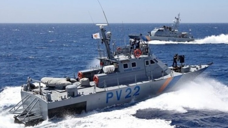 Akdeniz’de trajedi… Göçmen teknesinde ölen 6 yaşındaki çocuğu denize attılar