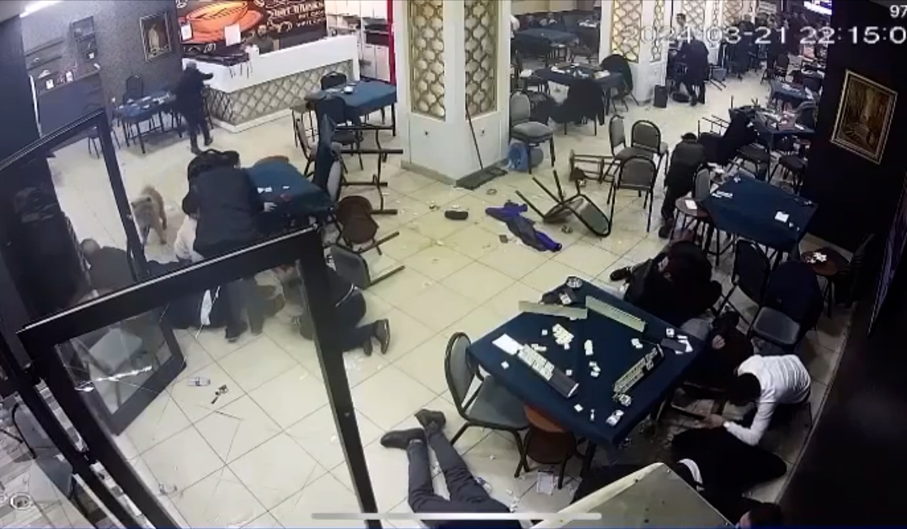 Kıraathane tarandı, can pazarı yaşandı!