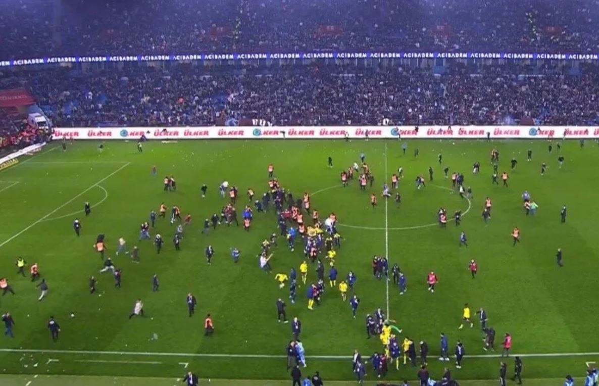 Trabzon'da Fenerbahçe maçı sonrası ortalık karıştı!
