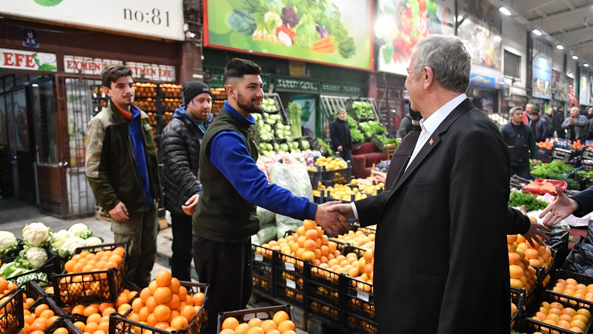 Mansur Yavaş'tan hal esnafına ziyaret