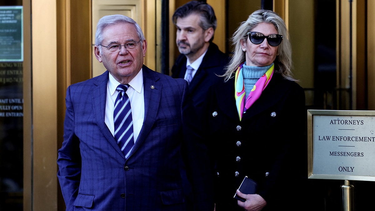 ABD'li Senatör Menendez, suçlamaları reddetti