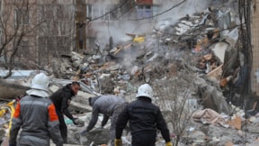 Rusya, Ukrayna'da apartmanı vurdu: Ölü ve yaralılar var