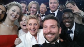 Oscar'da çektikleri selfie başlarını yaktı... 10 yıllık lanet