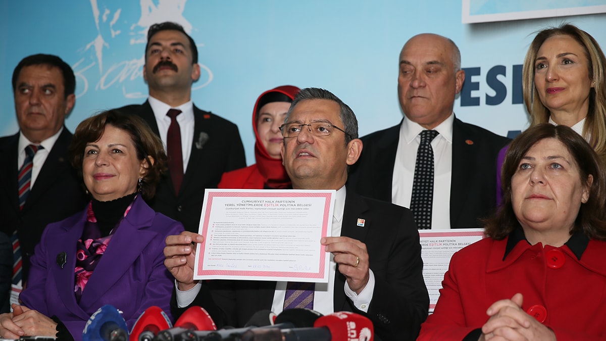 Özgür Özel duyurdu: 'Yerel Yönetimlerde Eşitlik Belgesi'ne 350 imza