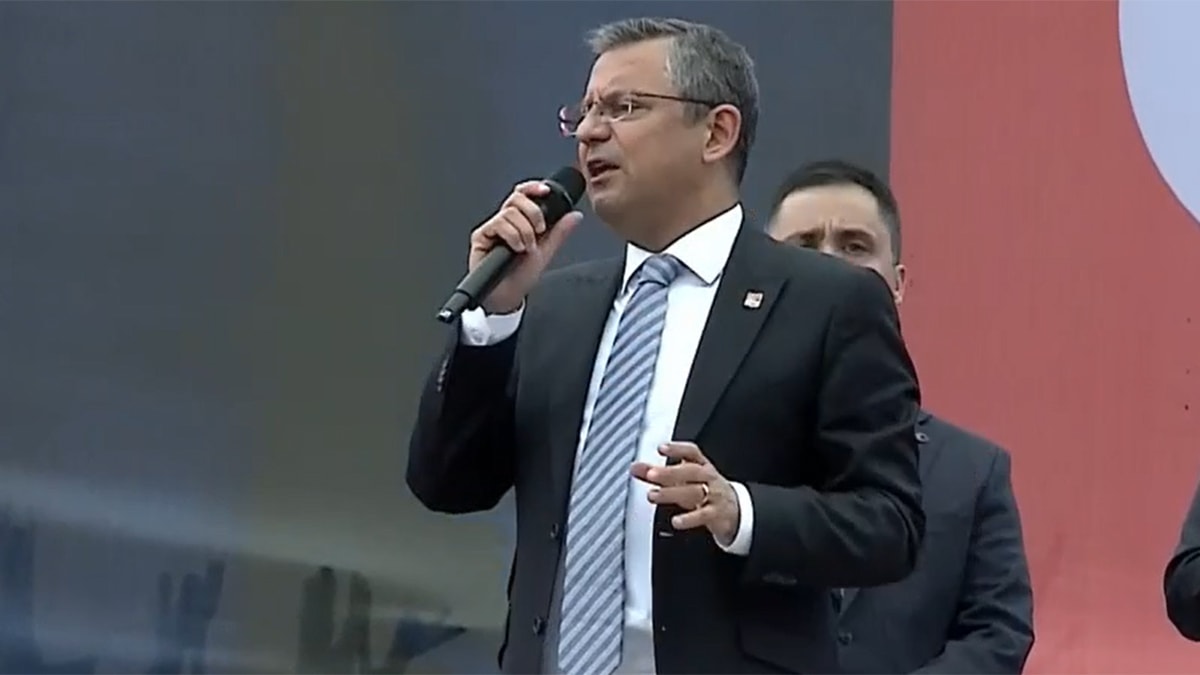 Özgür Özel'den Erdoğan'a emekli çağrısı: Salı günü zammı yapalım