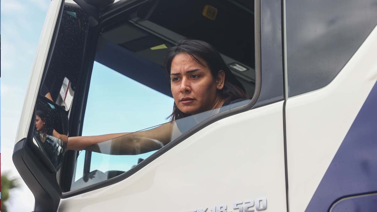 Kadın TIR şoförü sekiz ayda 60 bin kilometre yol gitti