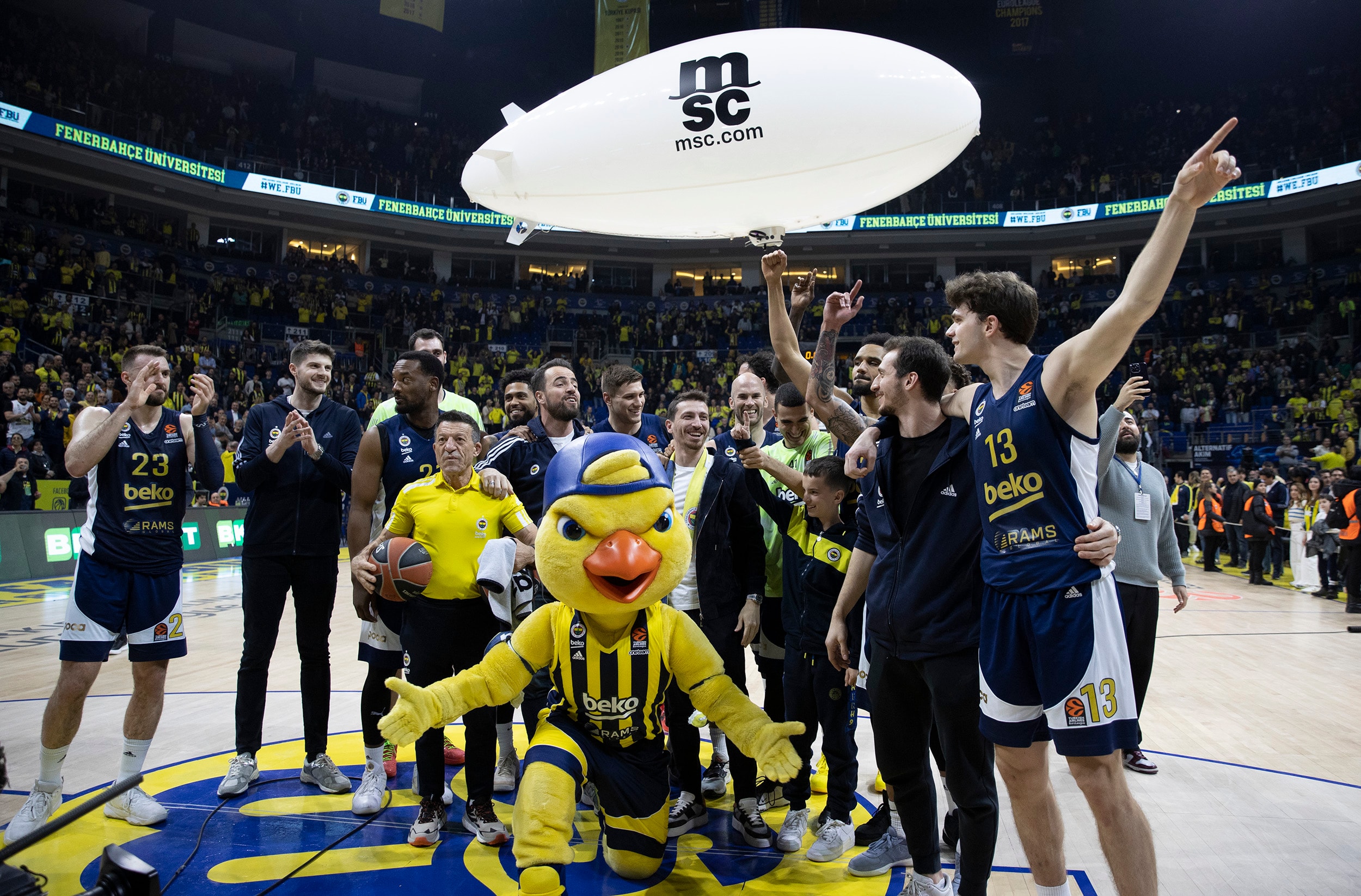 Fenerbahçe Beko, yoluna doludizgin devam ediyor