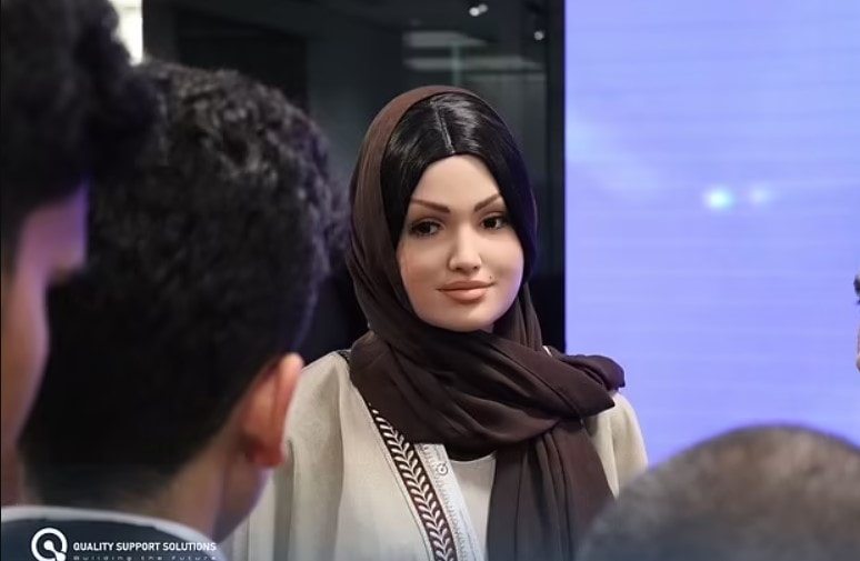 Suudi Arabistan'ın robotu olay oldu... O konularda konuşması yasak