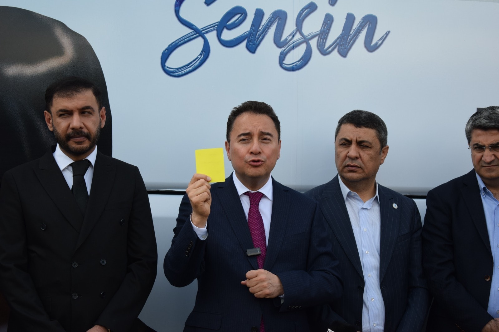 Babacan: Mehmet Şimşek, sevdiğimiz bir kardeşimiz ama...