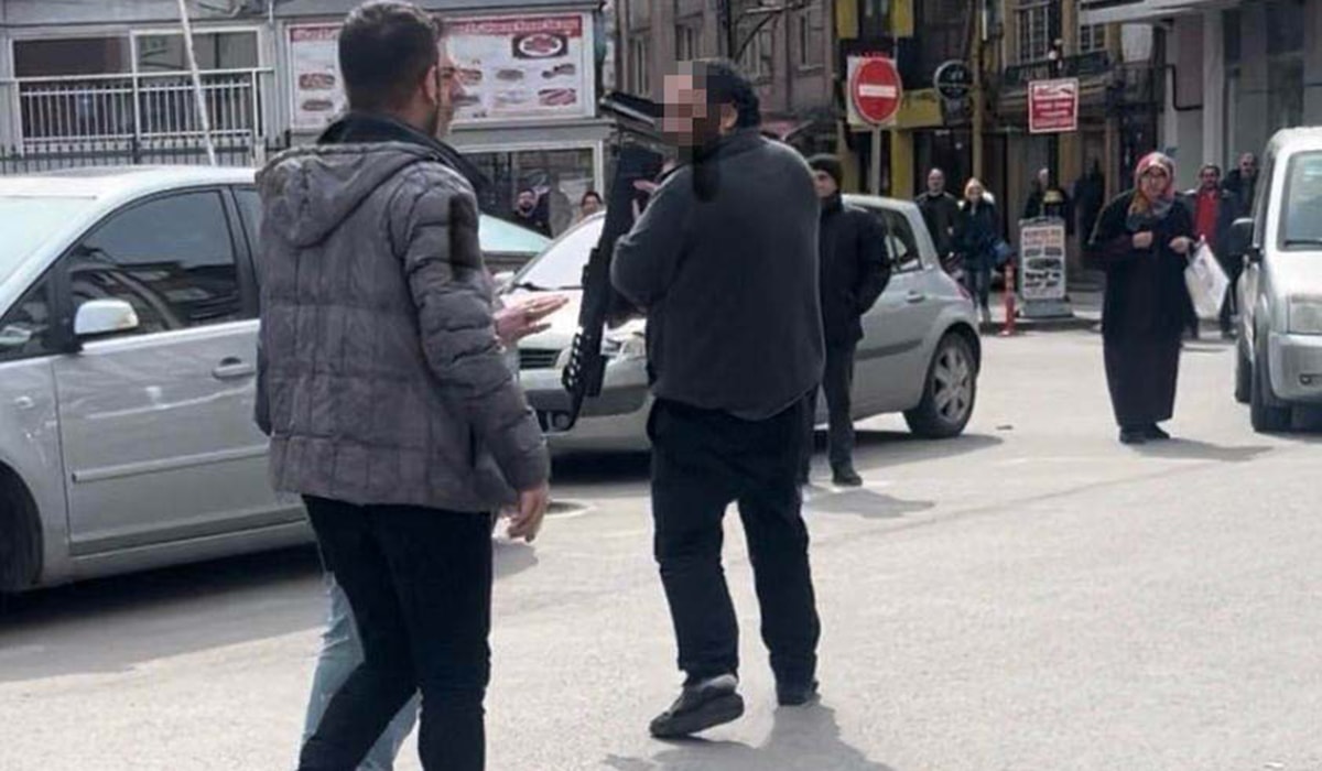 Tartıştığı otoparkçıya tüfek çekti